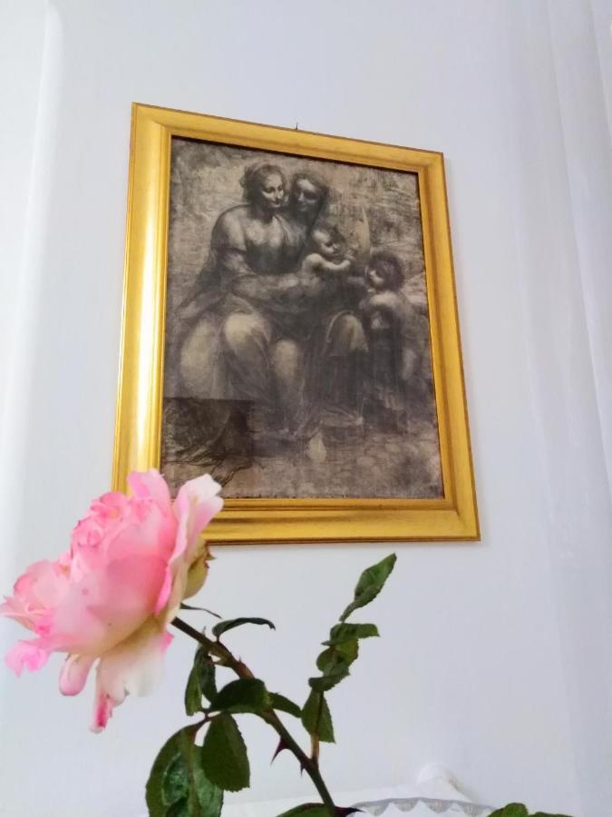 The Roses Garden Bed & Breakfast La Maddalena  Ngoại thất bức ảnh