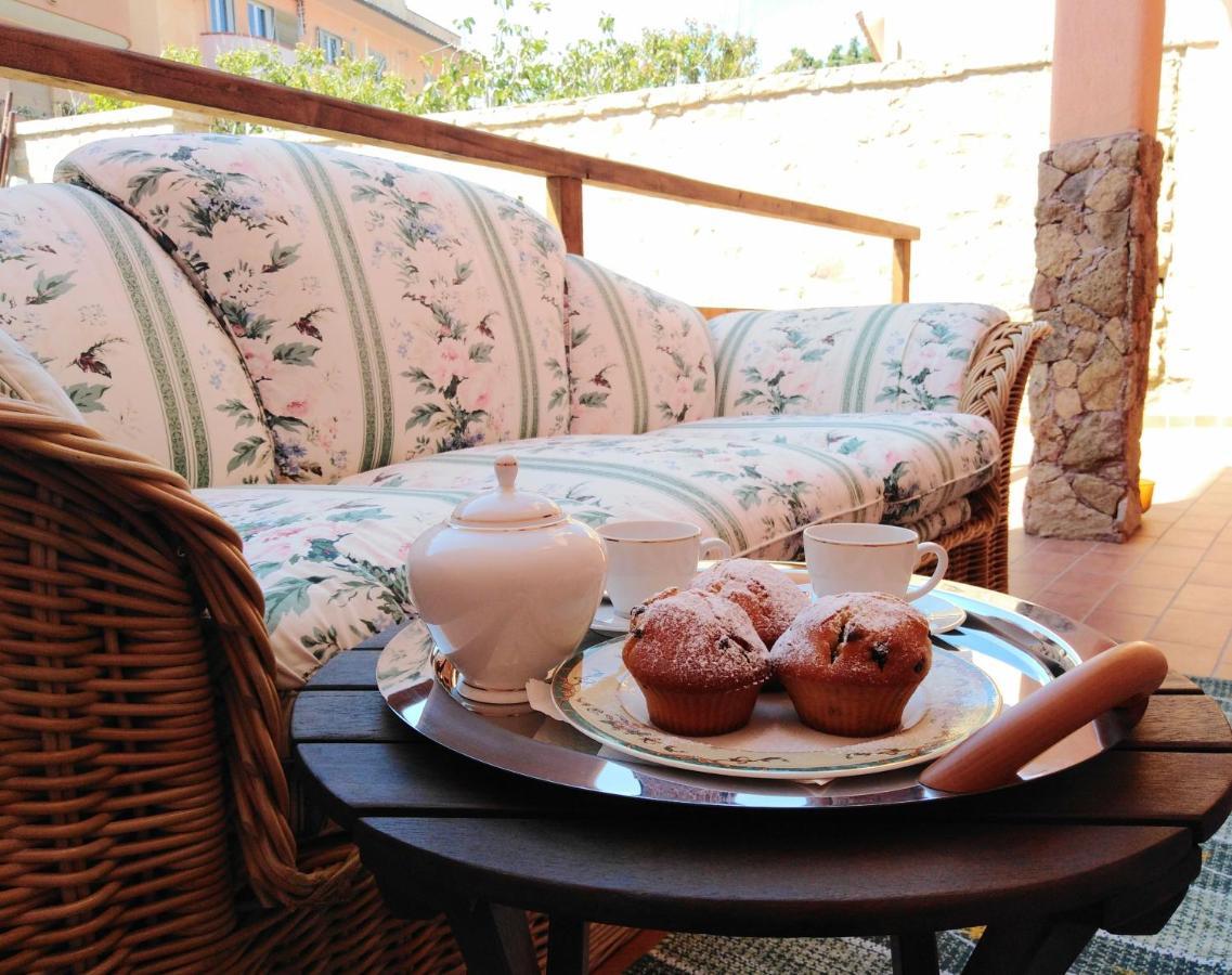 The Roses Garden Bed & Breakfast La Maddalena  Ngoại thất bức ảnh